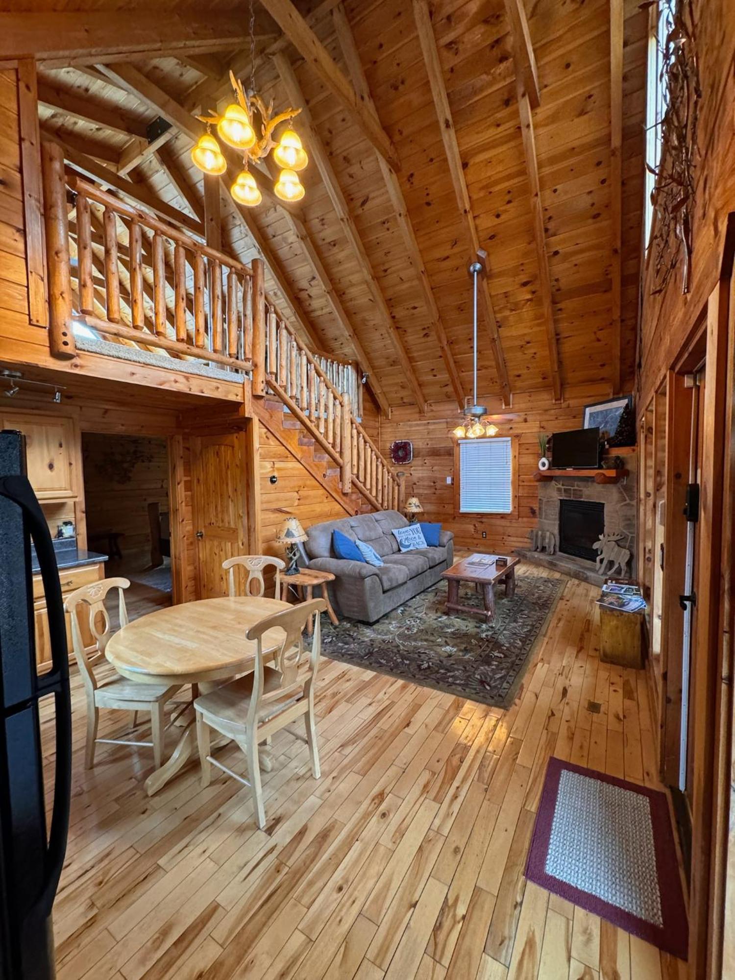 Smoky Paws - Exceptional Cabin, Stunning Mountain Views, Hot Tub, Tranquil, Gigabit Internet, Free L2 Ev Pigeon Forge Exterior foto