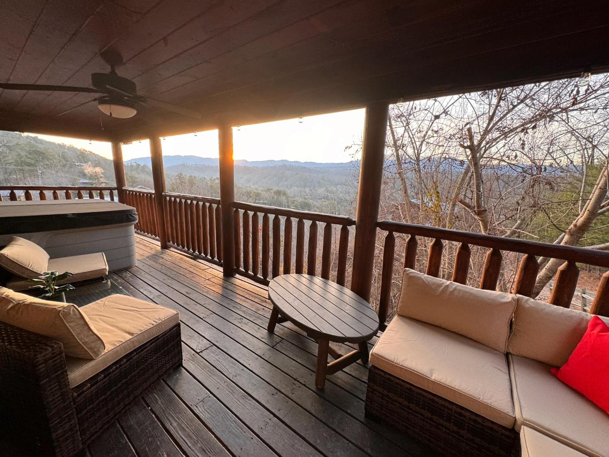 Smoky Paws - Exceptional Cabin, Stunning Mountain Views, Hot Tub, Tranquil, Gigabit Internet, Free L2 Ev Pigeon Forge Exterior foto