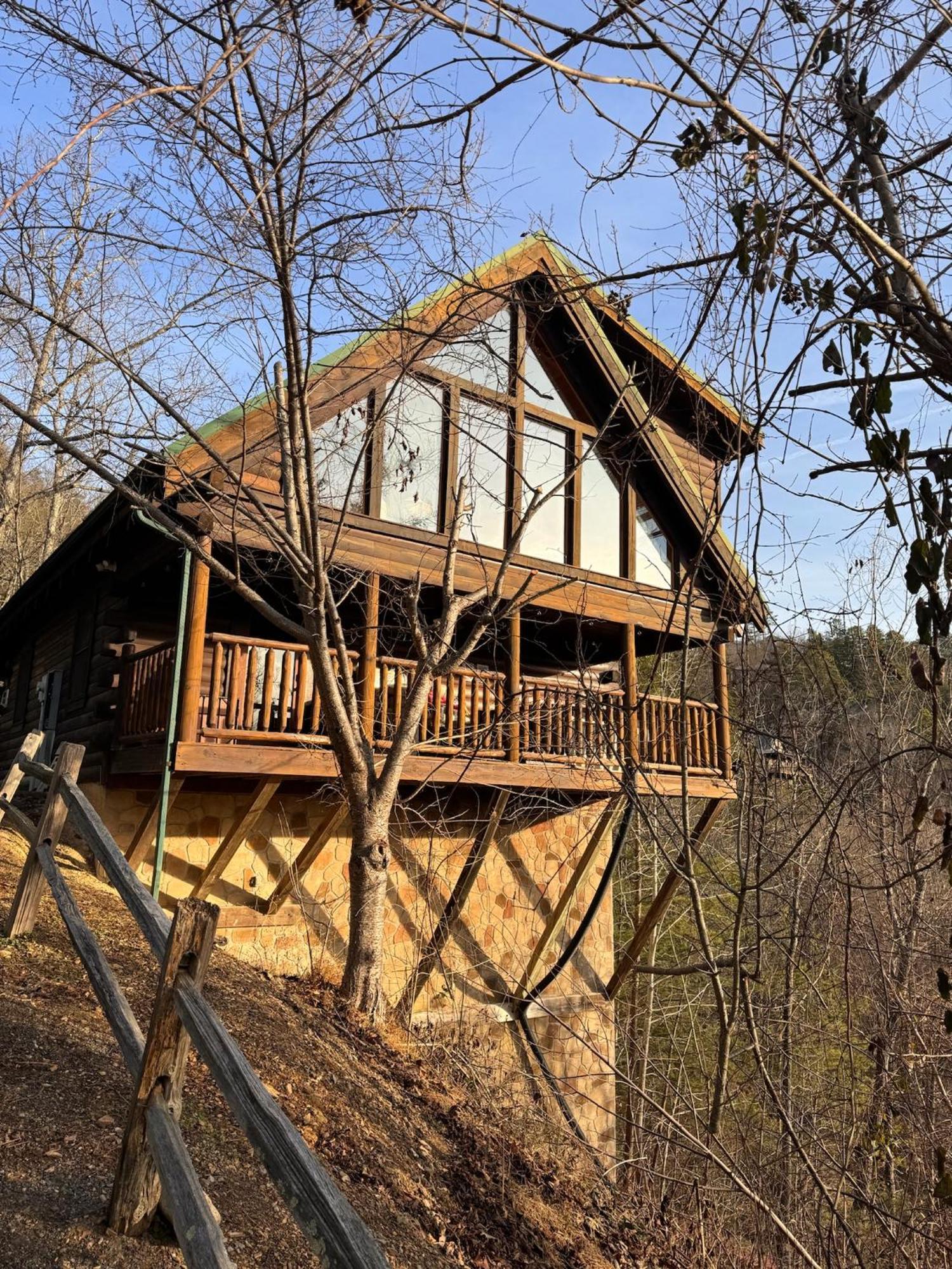 Smoky Paws - Exceptional Cabin, Stunning Mountain Views, Hot Tub, Tranquil, Gigabit Internet, Free L2 Ev Pigeon Forge Exterior foto